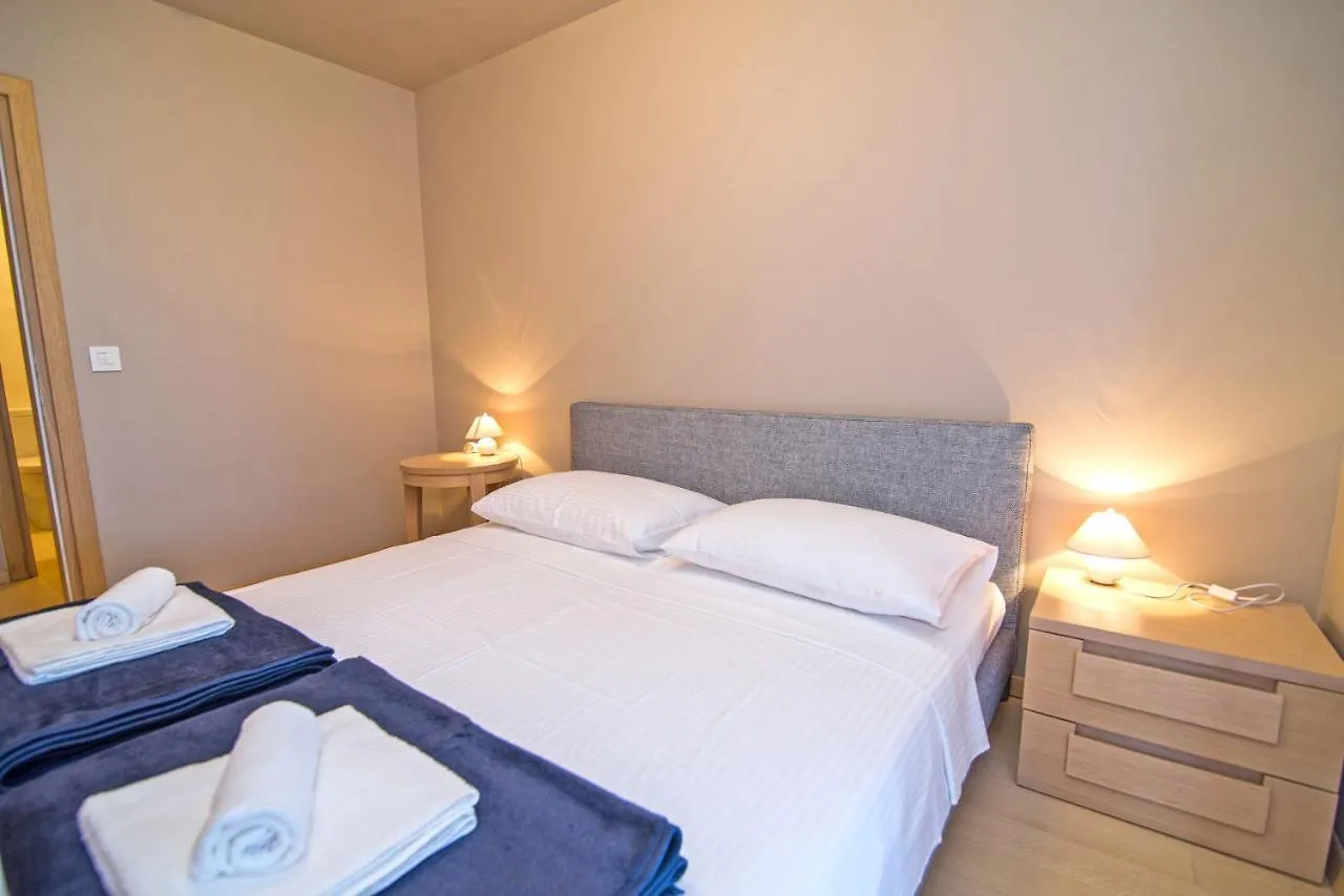 Jelena B4 Aparthotel Veli Lošinj